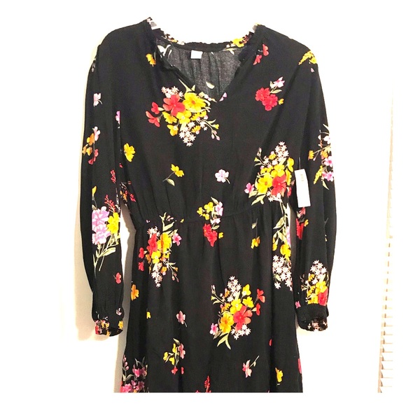 Old Navy Dresses & Skirts - Floral Old Navy Dress, New with tags